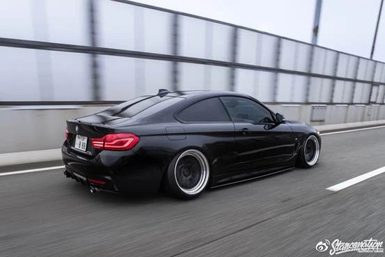 德系双雄 奔驰E couper vs宝马 4系 姿态都好棒