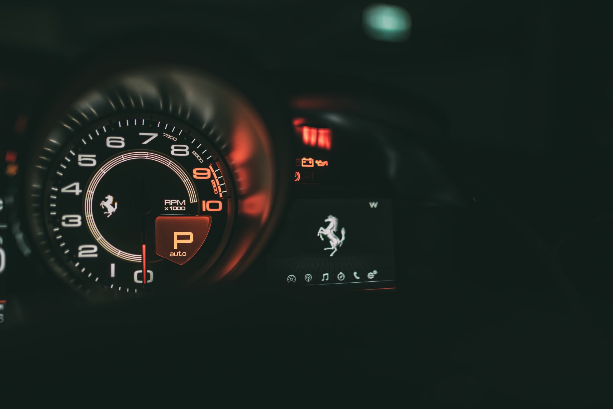 看看不花钱，法拉利812 Superfast。（GCOS）