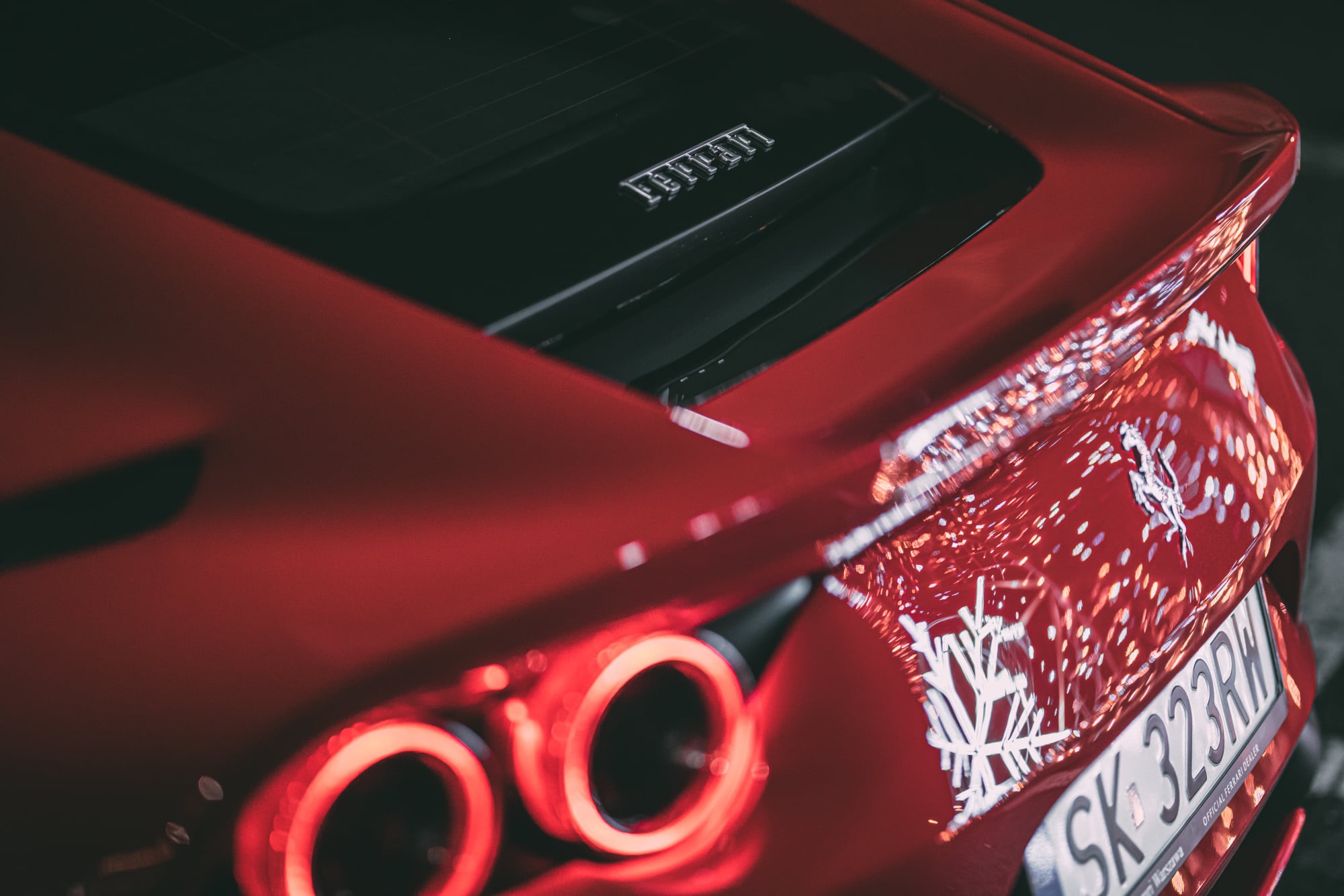 看看不花钱，法拉利812 Superfast。（GCOS）