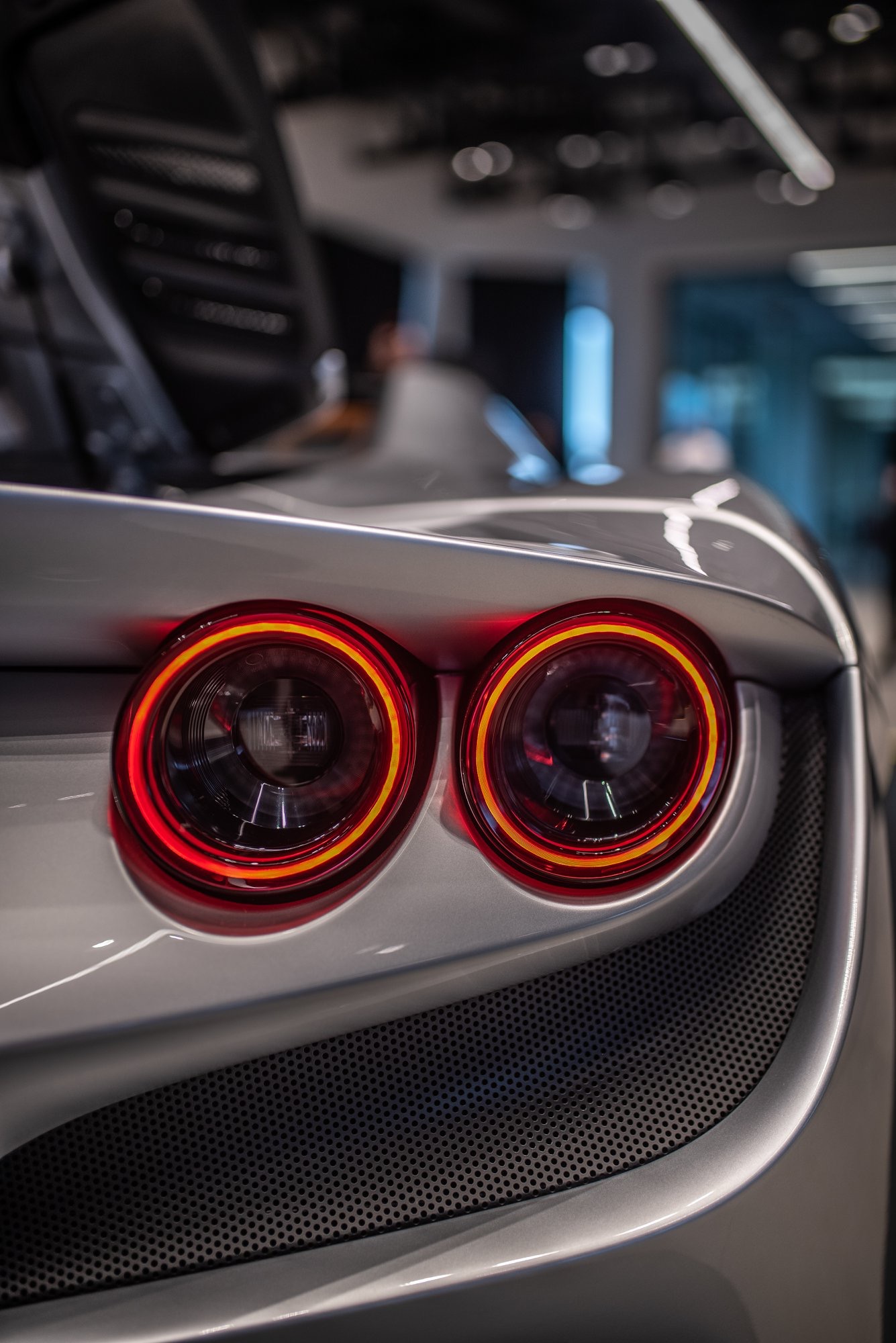 F8 Spider  其实法拉利还是红色更亮眼