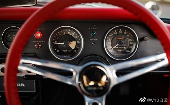 人帅开什么车都帅，本田S800 coupe