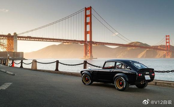 人帅开什么车都帅，本田S800 coupe