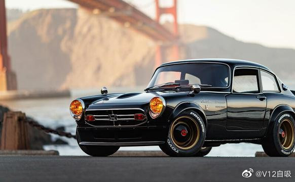 人帅开什么车都帅，本田S800 coupe