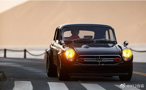 人帅开什么车都帅，本田S800 coupe