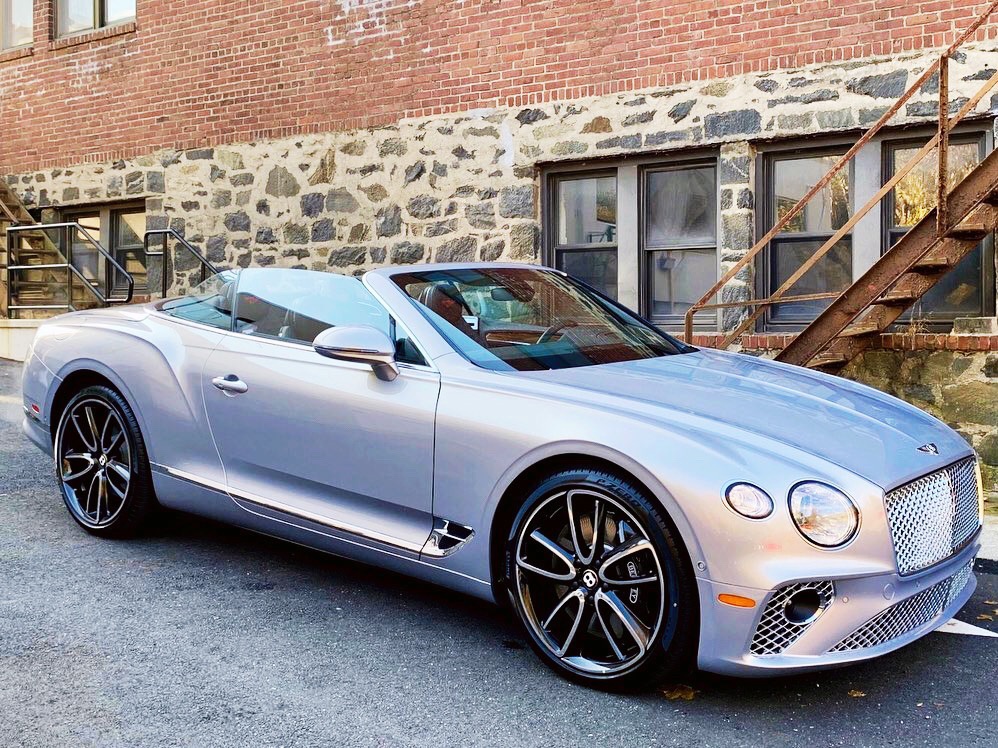 Bentley Continental GTC，细节真的太棒，价格也不低……