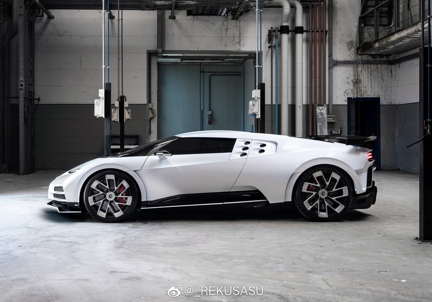 高清汽车美图：六台顶尖的布加迪车款展示