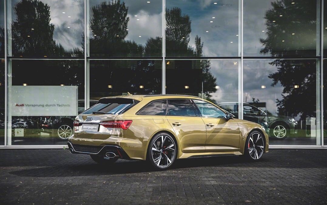奥迪RS6 Avant，真漂亮！这个汽车 颜色叫什么名字谁知道？