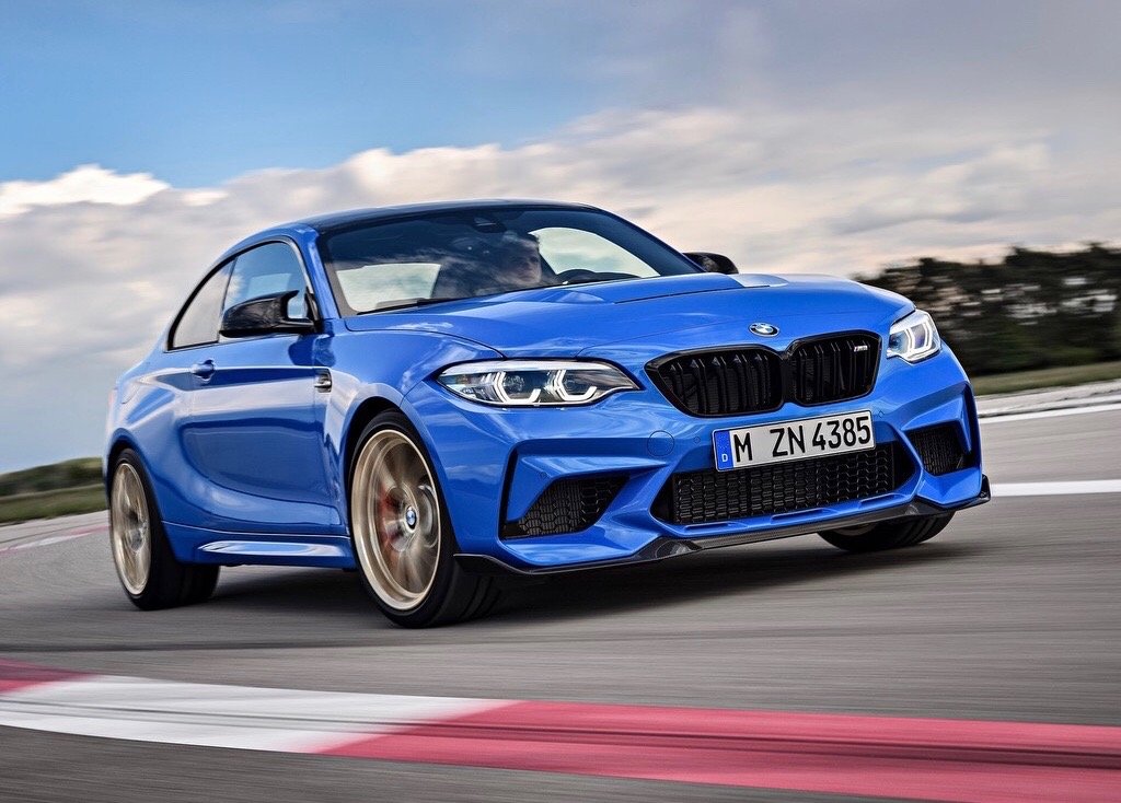 BMW M2 CS，450马力 550牛米，零百4秒，这套片子拍得忒漂亮了。