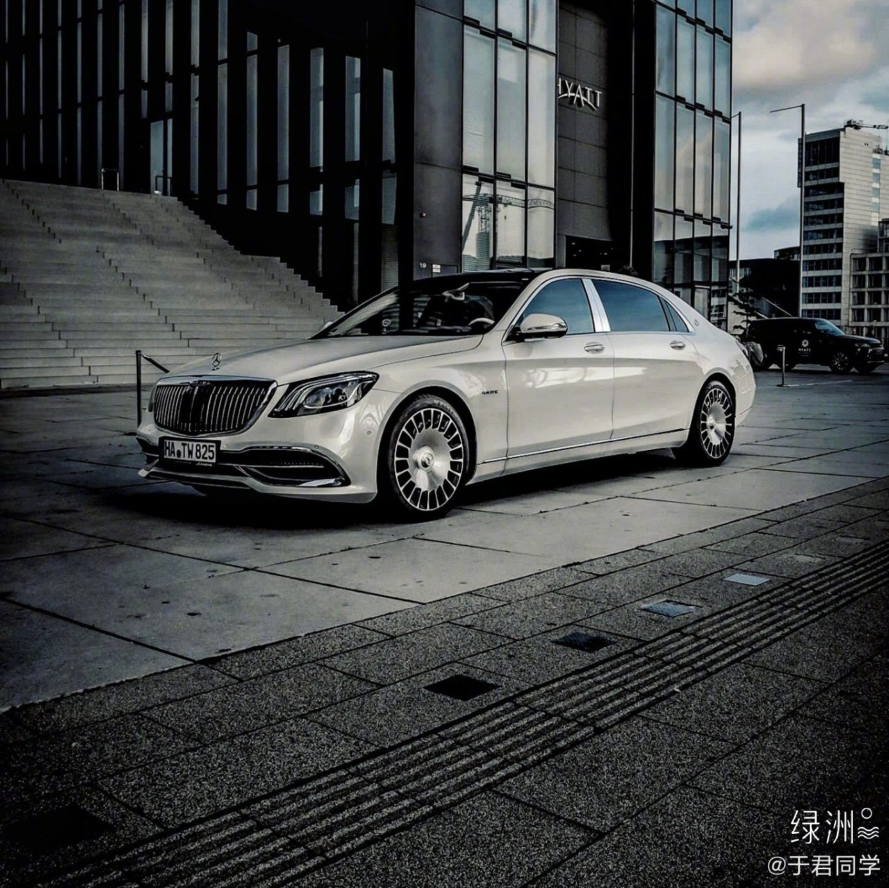 汽车美图大赏：感受下迈巴赫S560的气场