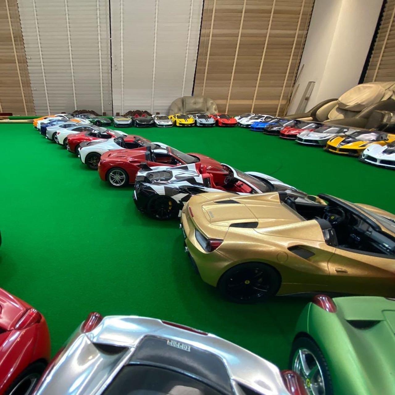 汽车美图：1/18法拉利大规模聚会