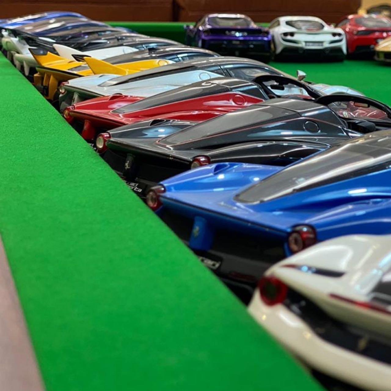 汽车美图：1/18法拉利大规模聚会