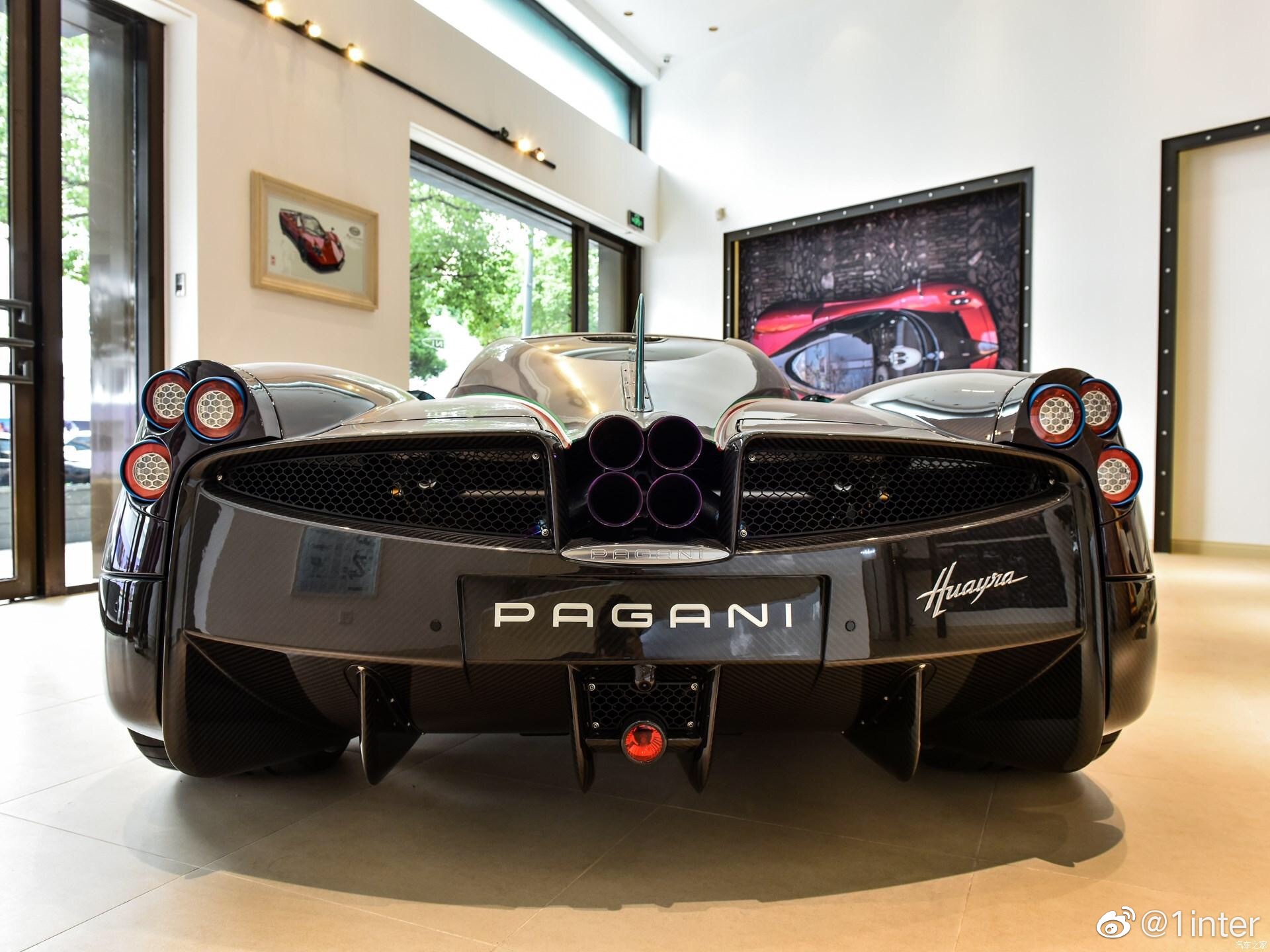 汽车美图大赏：每个部件堪称艺术品 Huayra