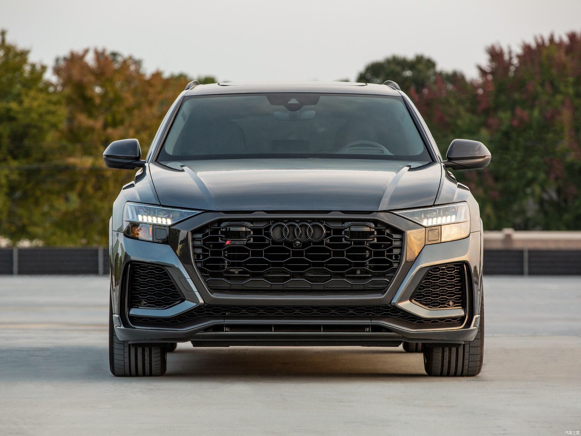 奥迪rsq8话说喜欢这种性能suv的小伙伴多吗