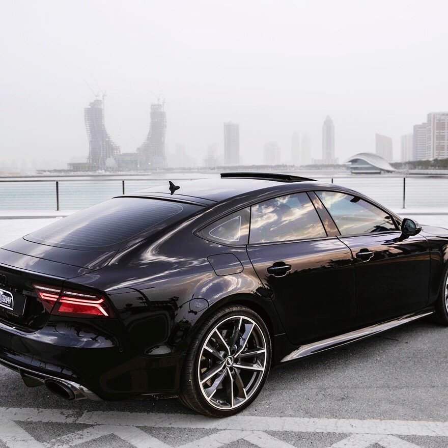 Audi RS7 performance，比新款的都好看，你们说呢？