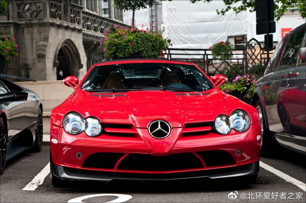 大红奔驰SLR迈凯伦敞篷版太过惊艳！