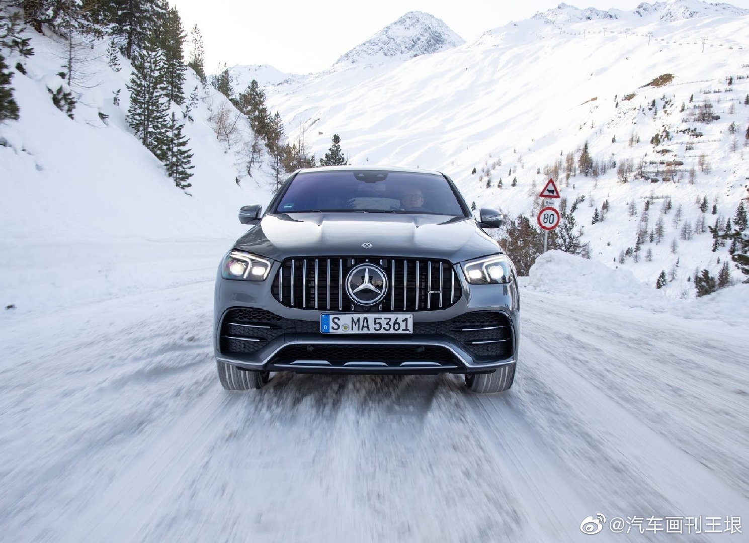 日前，奔驰正式发布了AMG GLE53 4Matic Coupe