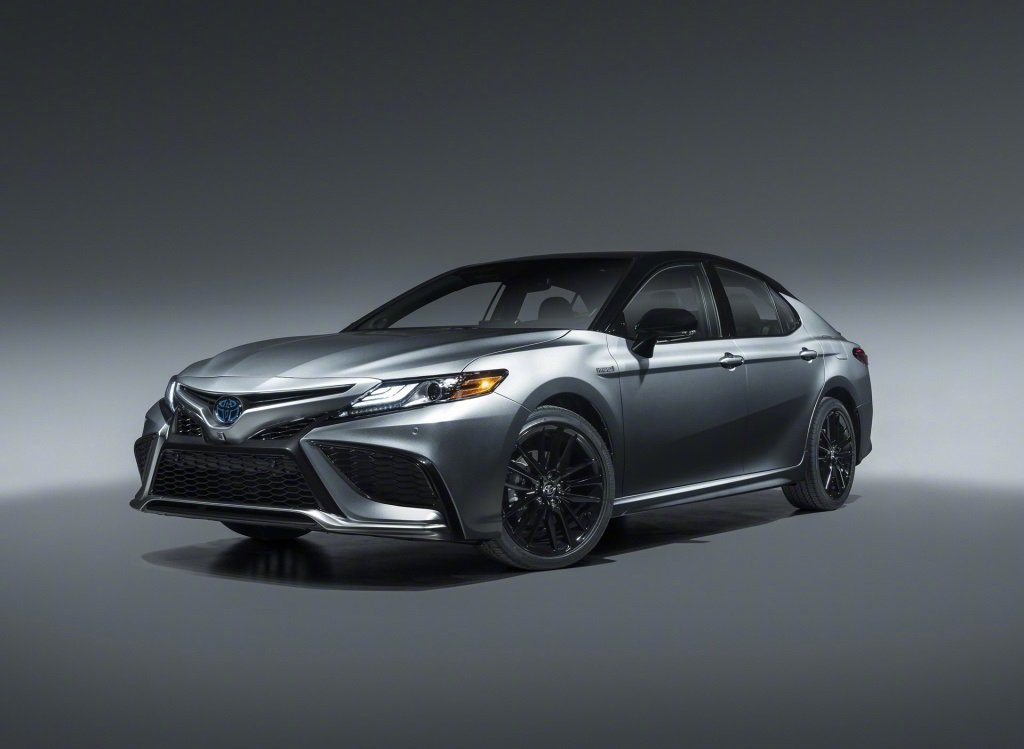 美版中期该款凯美瑞，前脸大嘴变得更大了……