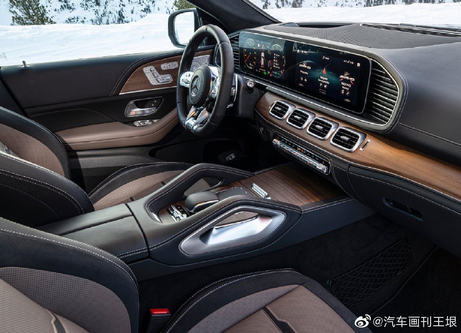 日前，奔驰正式发布了AMG GLE53 4Matic Coupe