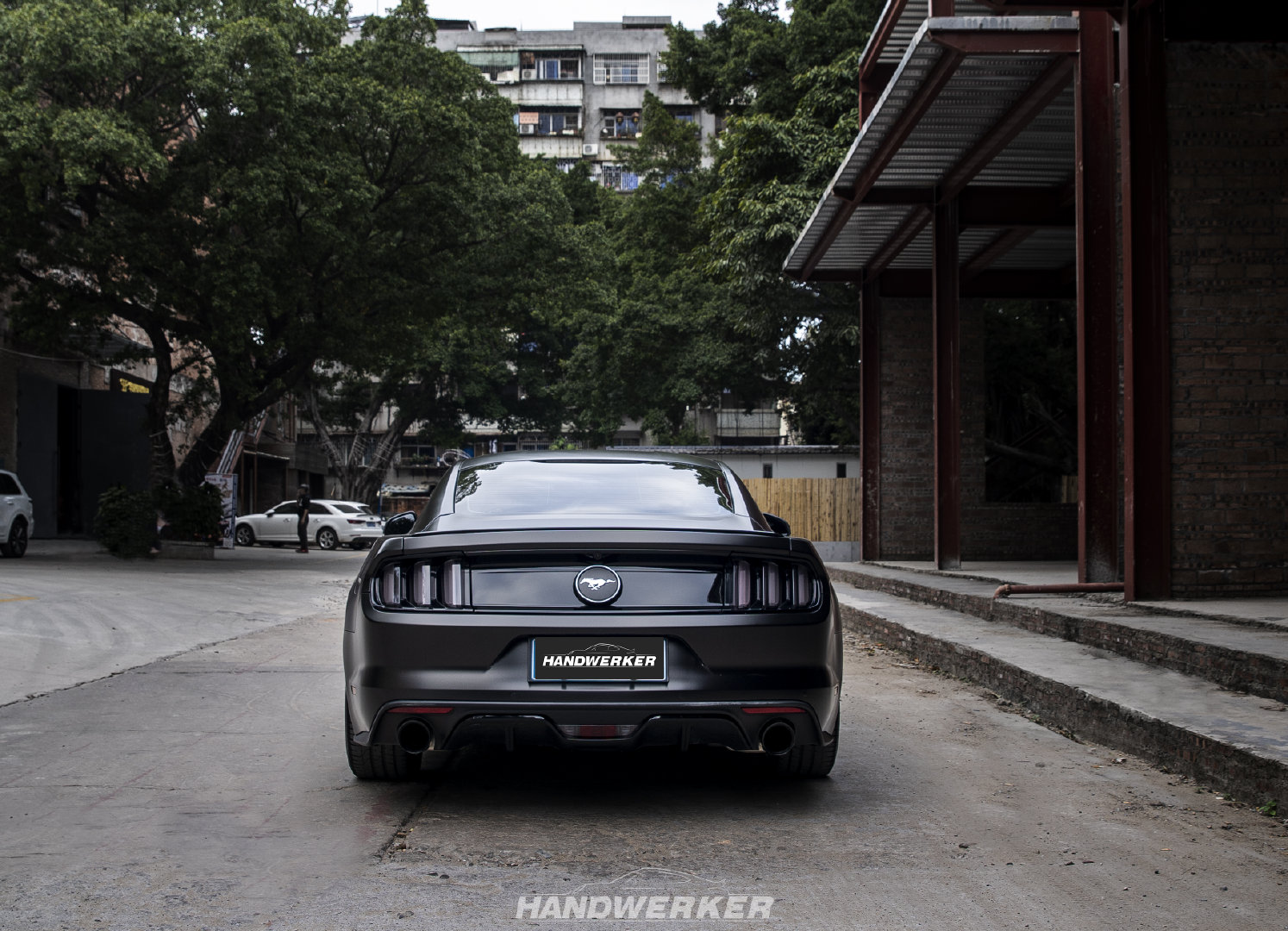 福特Mustang + 电光黑 这辆改色的黑色坐骑帅到没朋友！