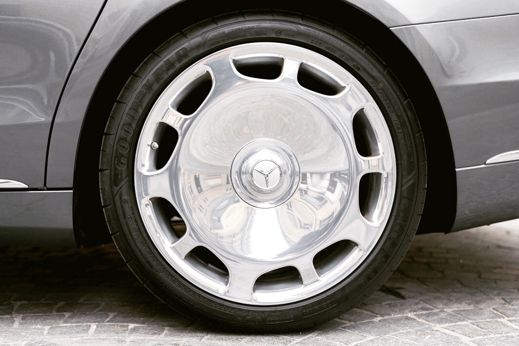 太火爆了 正中老板们的红心 Mercedes Maybach