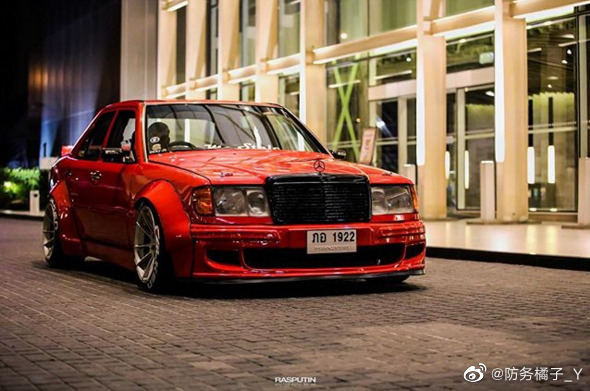 好看的汽车图片：奔驰W124 永不报废的经典