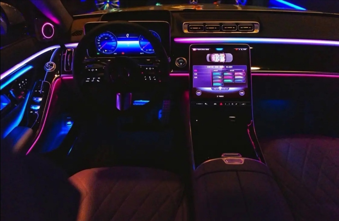 奥迪这样的氛围灯是不是妖艳了点