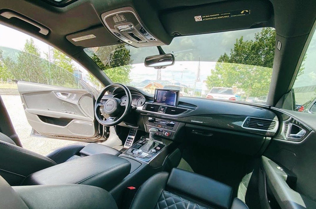 昨天看到Audi A7车尾的图片，发现这代车型真的好帅