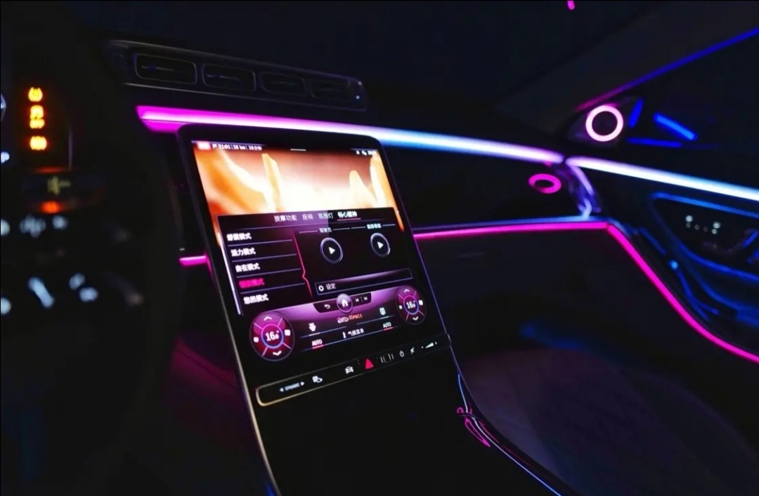 奥迪这样的氛围灯是不是妖艳了点