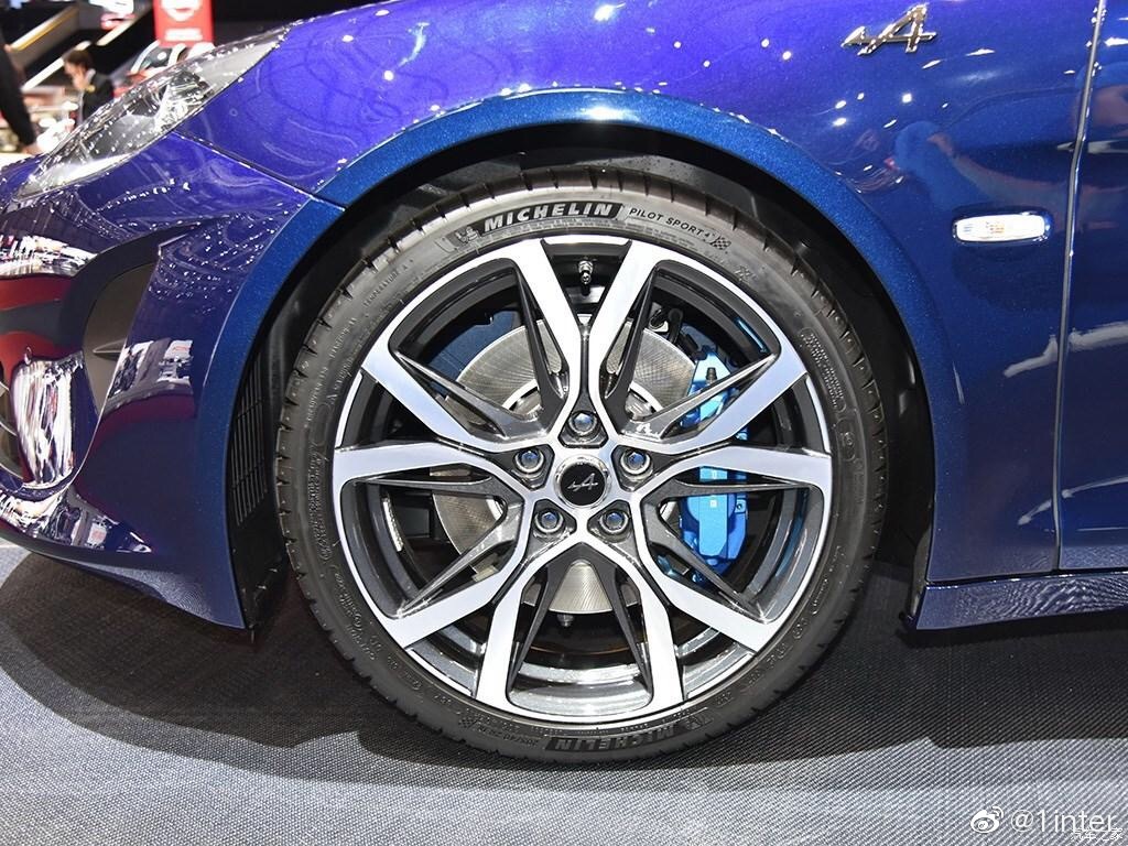 高清汽车美图：小众法国跑车雷诺a110