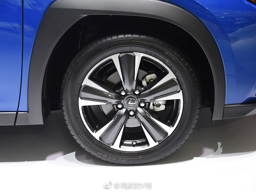 雷克萨斯UX，紧凑型SUV，未来要面对宝马X1奥迪Q3等车型