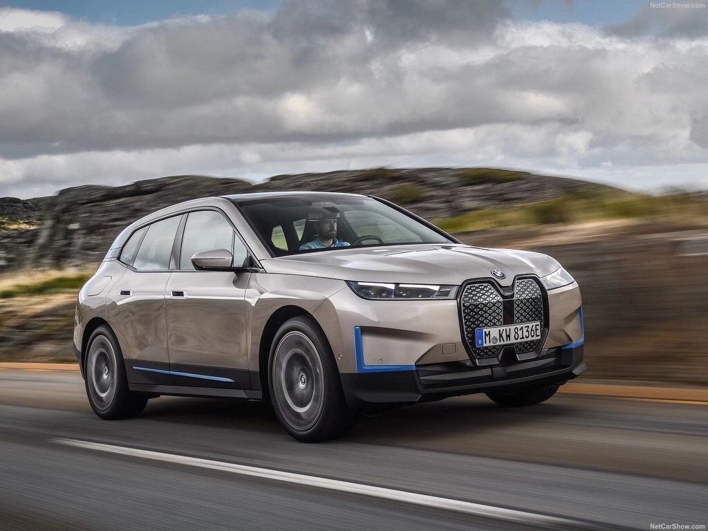 宝马iX纯电大型SUV发布，一款量产的