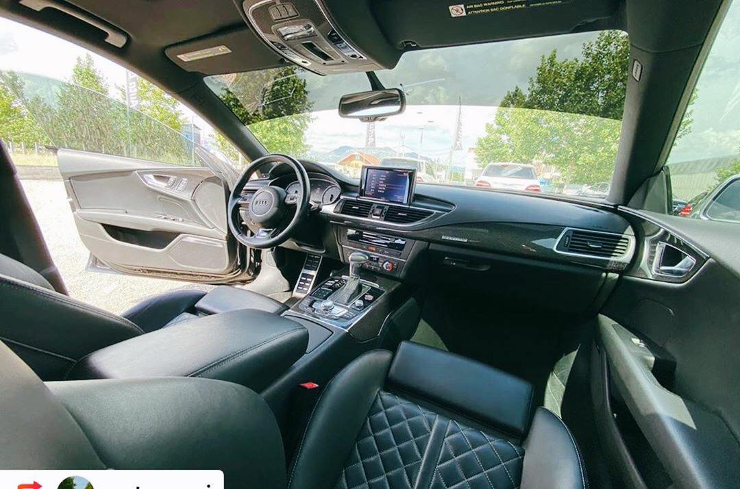 昨天看到Audi A7车尾的图片，发现这代车型真的好帅