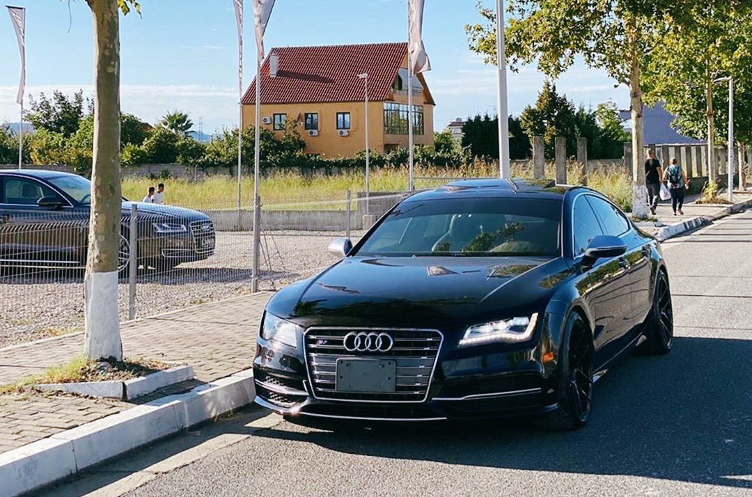 昨天看到Audi A7车尾的图片，发现这代车型真的好帅