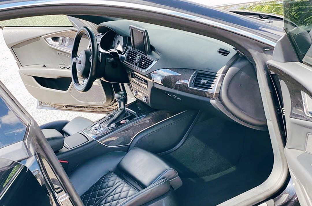 昨天看到Audi A7车尾的图片，发现这代车型真的好帅