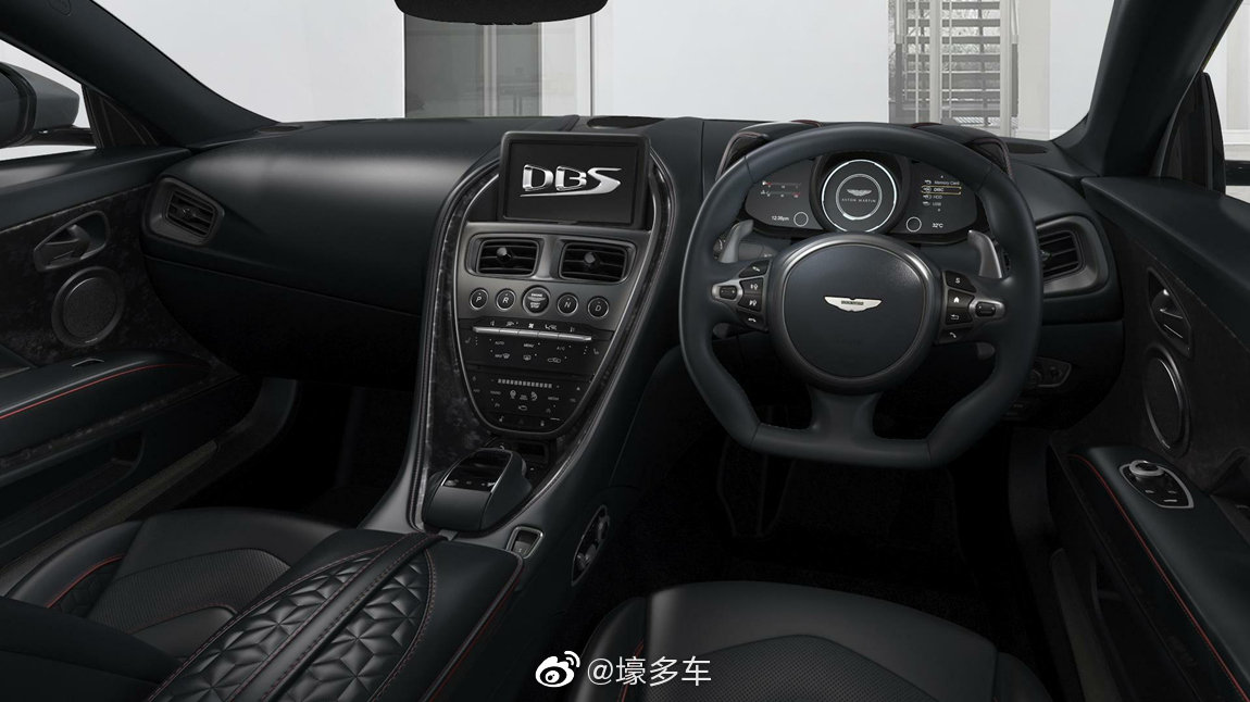 汽车美图：阿斯顿马丁 DBS 极致红