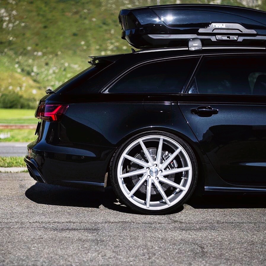 背上小书包，干嘛去好呢？ Audi RS6