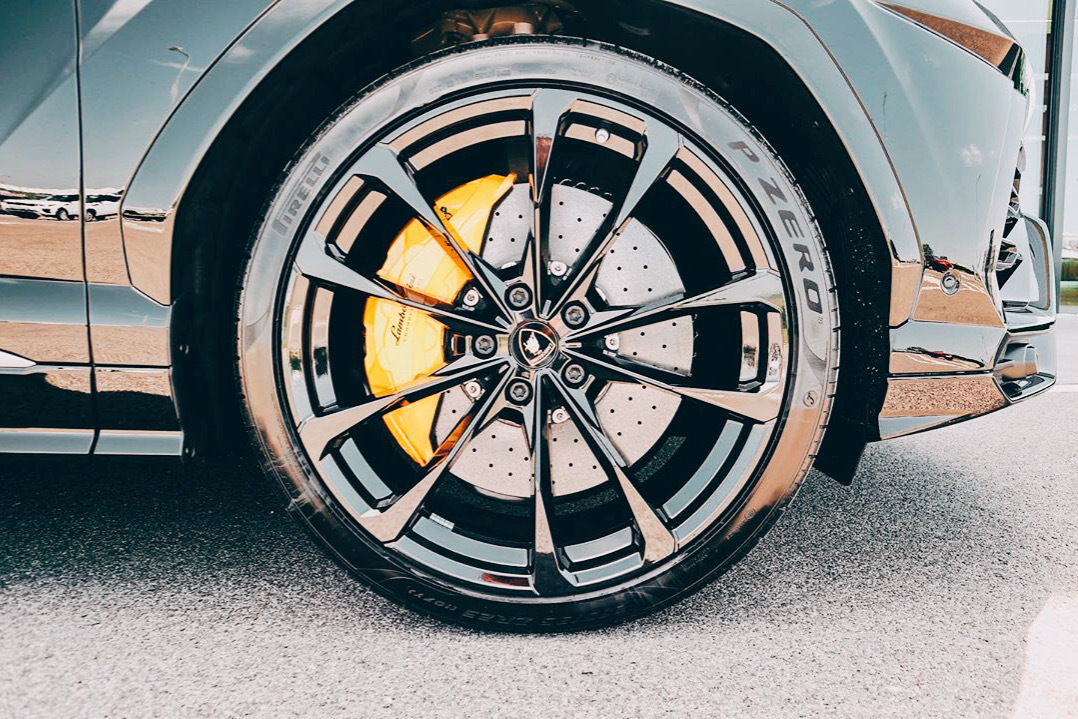 Lamborghini Urus  满足你所有需求！