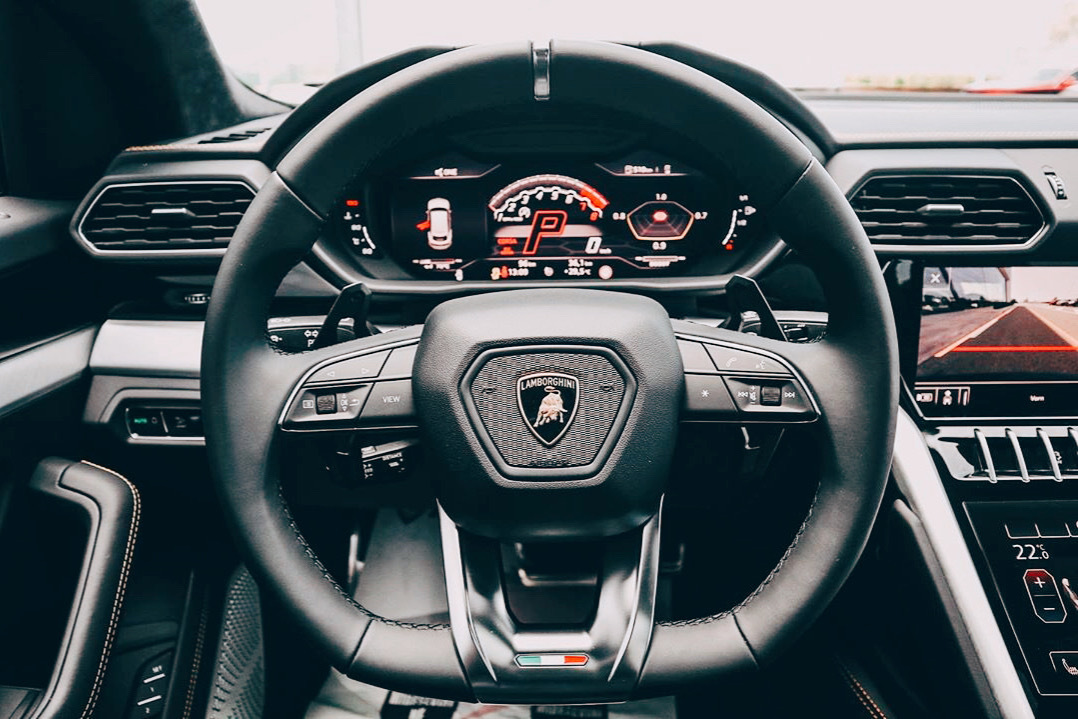 Lamborghini Urus  满足你所有需求！