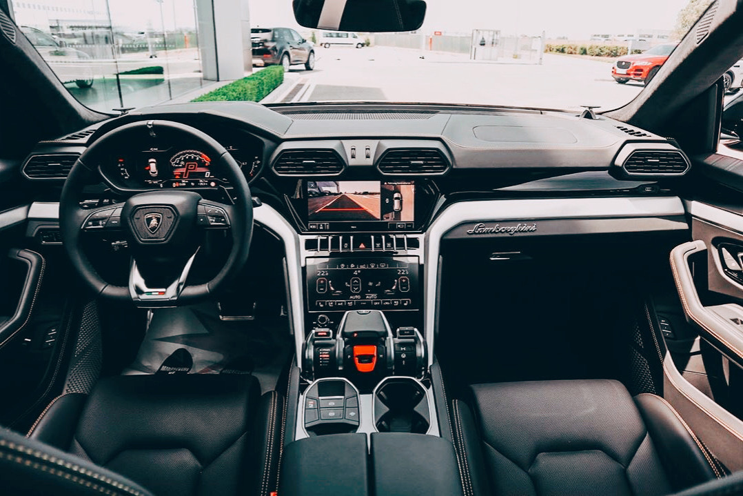 Lamborghini Urus  满足你所有需求！