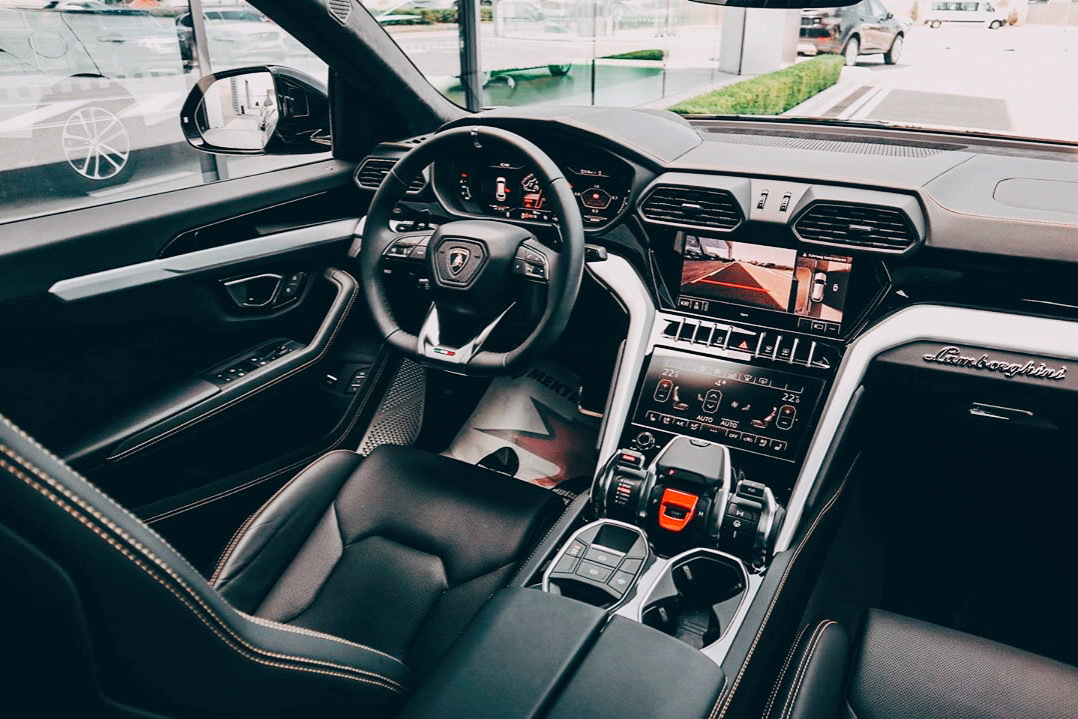 Lamborghini Urus  满足你所有需求！