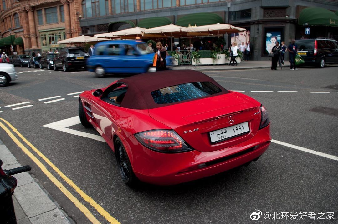 大红奔驰SLR迈凯伦敞篷版太过惊艳！