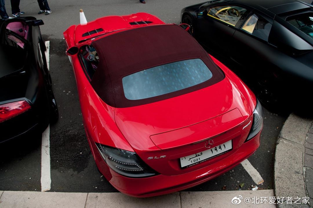 大红奔驰SLR迈凯伦敞篷版太过惊艳！
