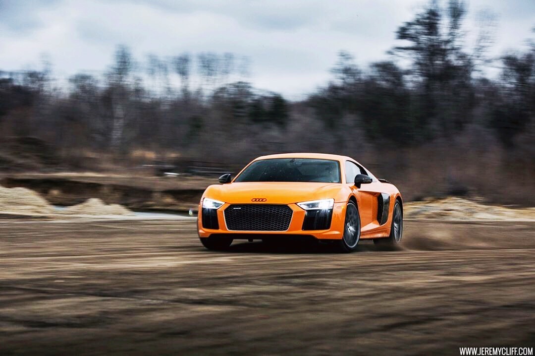 Audi 旗舰跑车，R8 V10大排自吸发动机