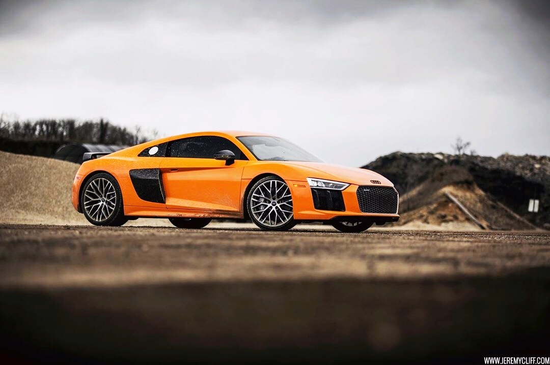 Audi 旗舰跑车，R8 V10大排自吸发动机