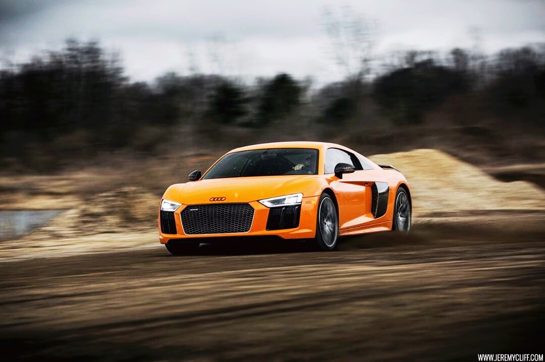 Audi 旗舰跑车，R8 V10大排自吸发动机