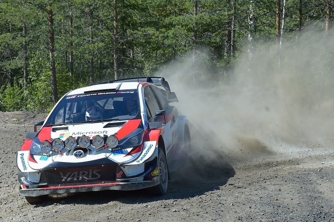 丰田车队测试2020款赛车，两名车手罗万佩拉和奥吉尔先后登场。