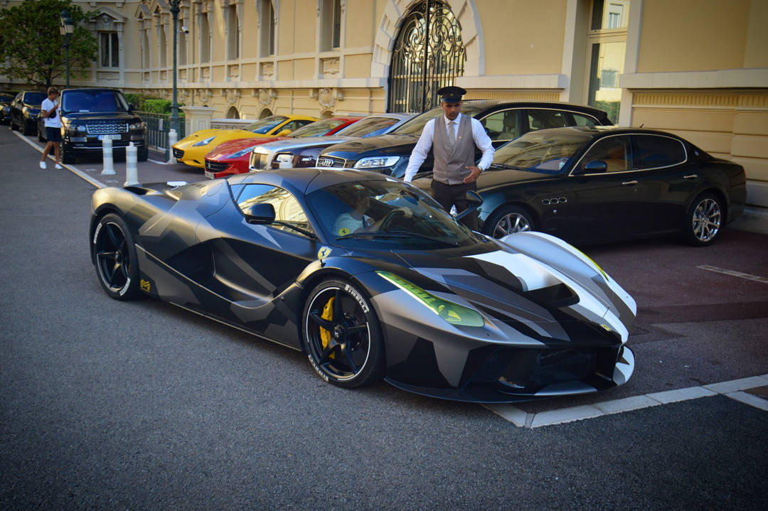 法拉利LaFerrari，迷彩服辣马！