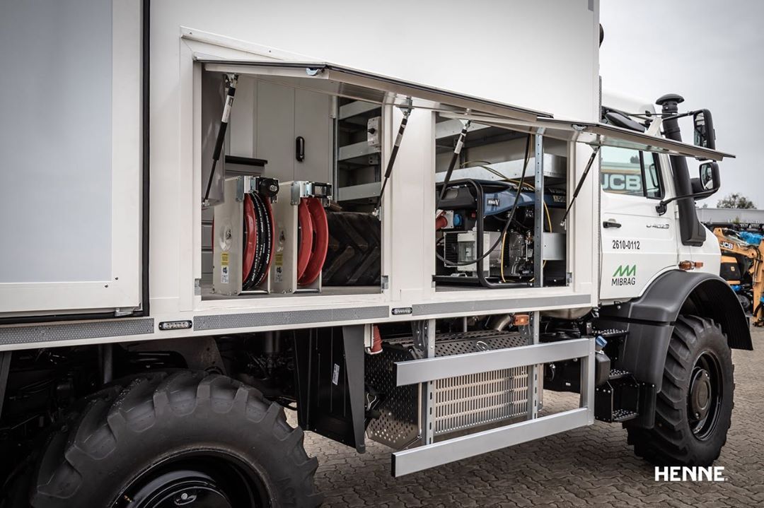 Mercedes- Benz unimog 千系 看起来像是应急救援车 2020.10.21