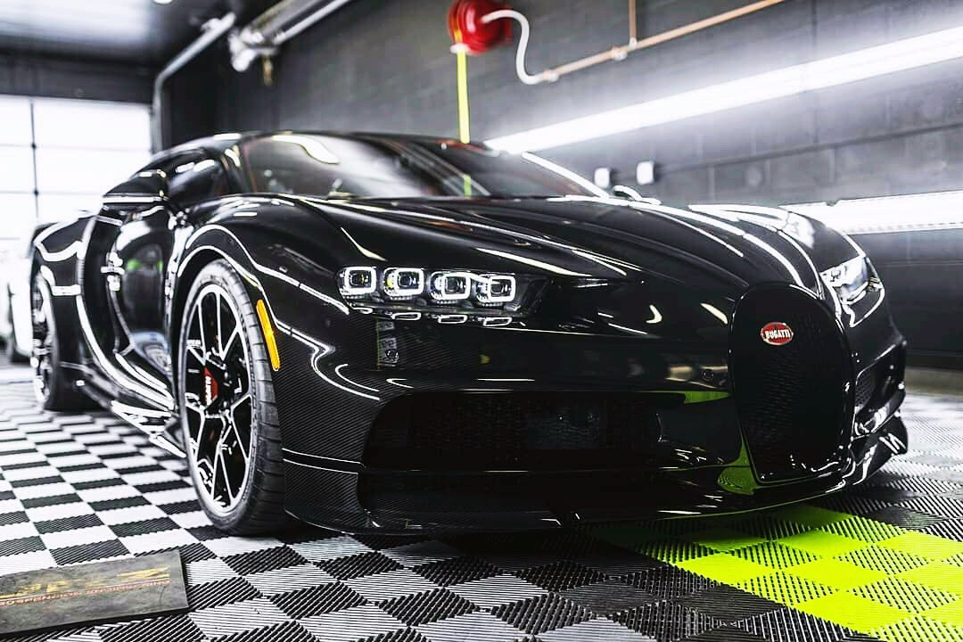 Bugatti Chiron顶尖跑车，一般人招架不住