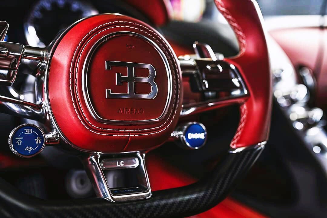 Bugatti Chiron顶尖跑车，一般人招架不住